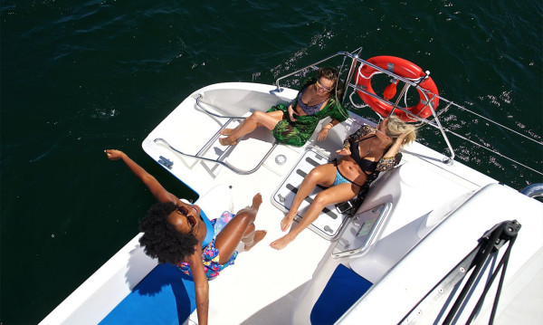 Champaign sunset cruise in the mother city